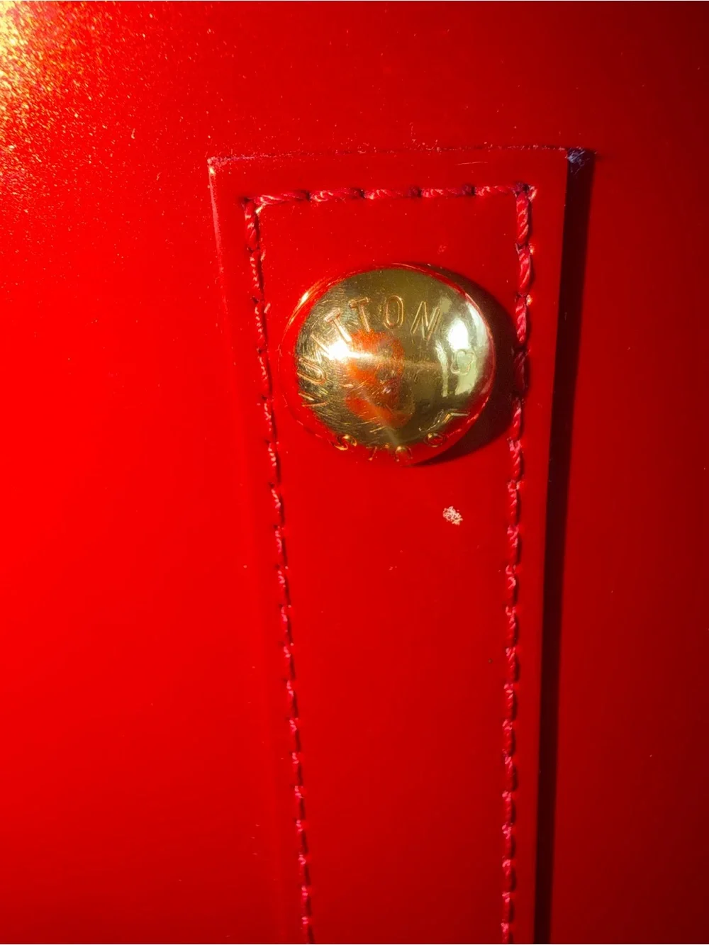AUTHENTIC CLEAN Louis Vuitton Red Vernis Alma GM Satchel with Lock and Keys